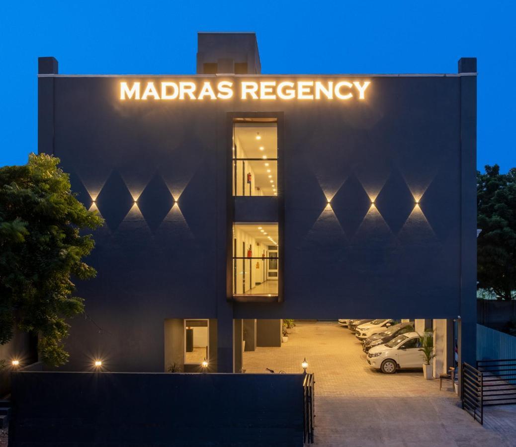 Madras Regency 호텔 외부 사진